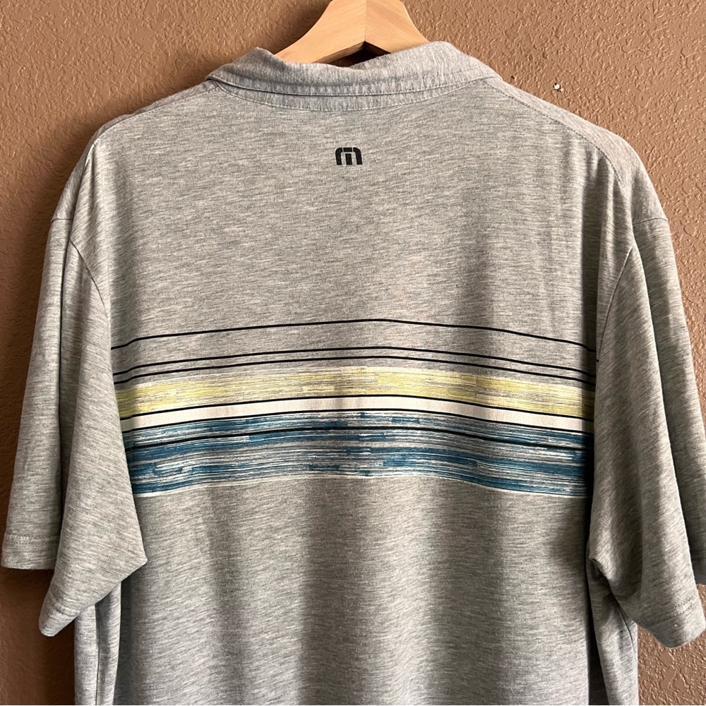 Travis Mathew Gray Polo Shirt Sporty Design Size Large - Picture 8 of 9